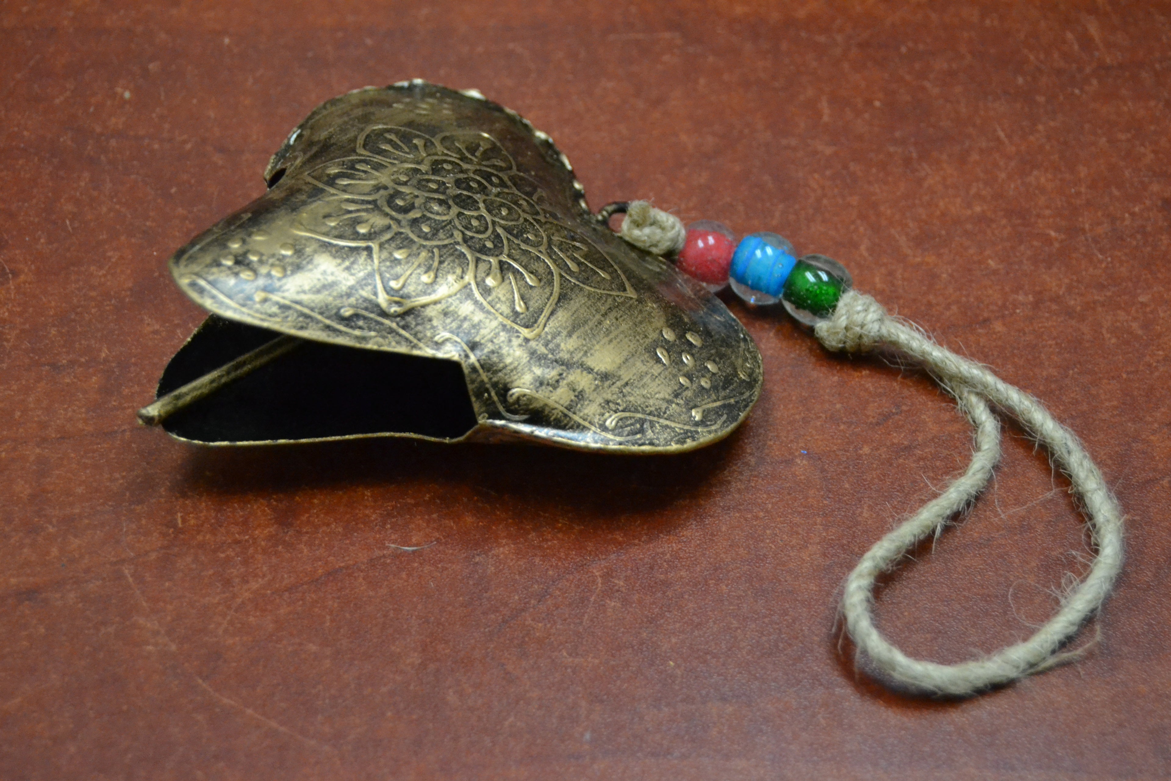 Heart Flower Iron Bell - Rustic Home & Garden