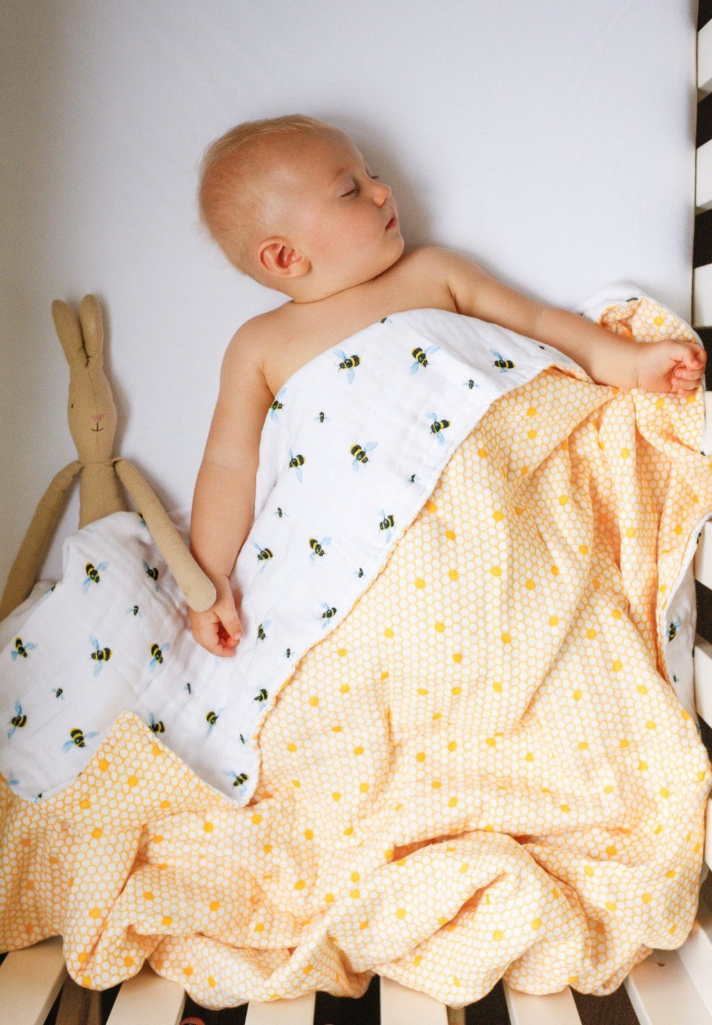 Organic Snug Blanket Bees Design - Artisan Home Decor