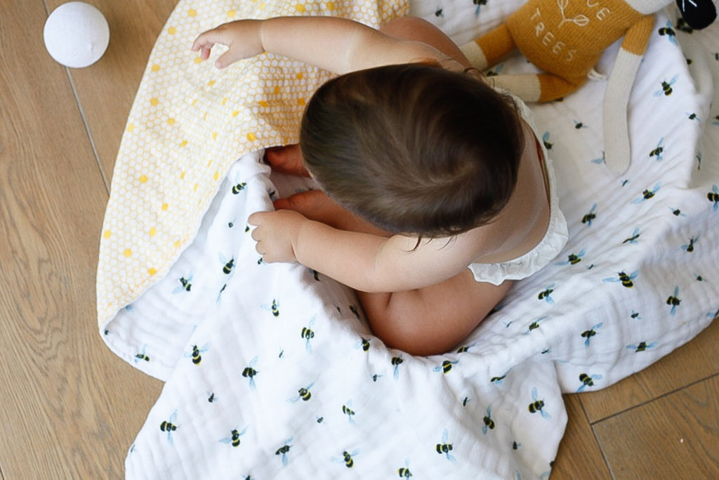 Organic Snug Blanket Bees Design - Artisan Home Decor